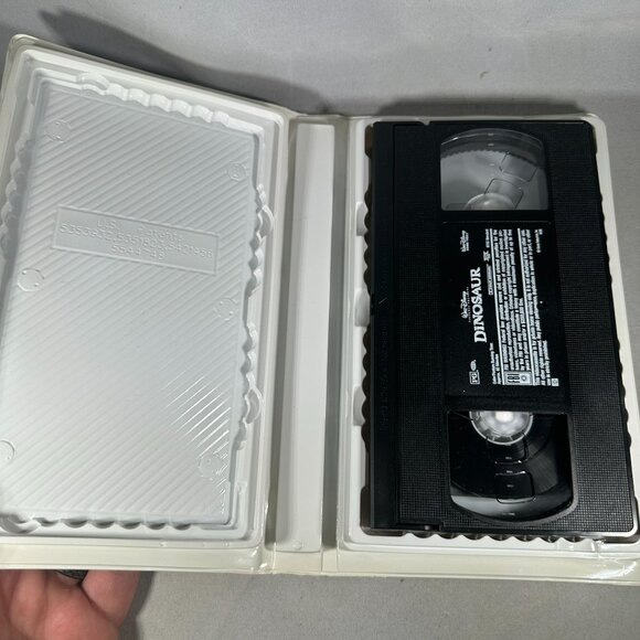 Walt Disney Presents Dinosaur VHS Tape 2000 Animated Feature PG THX Certified - Picture 3 of 3